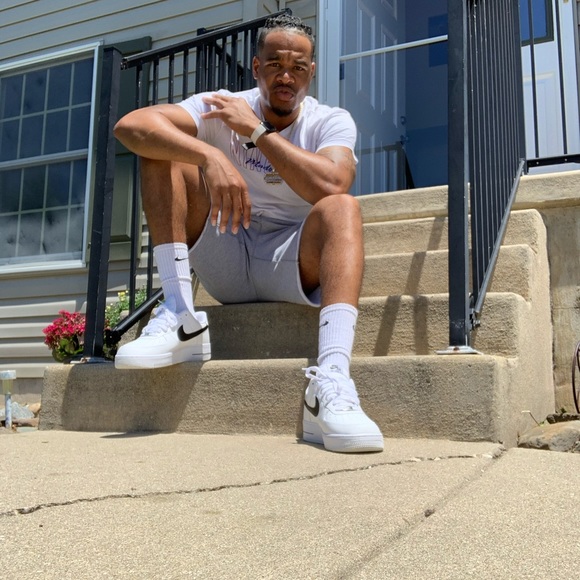 Meet Your Posher, Darnell - Picture 6 of 9